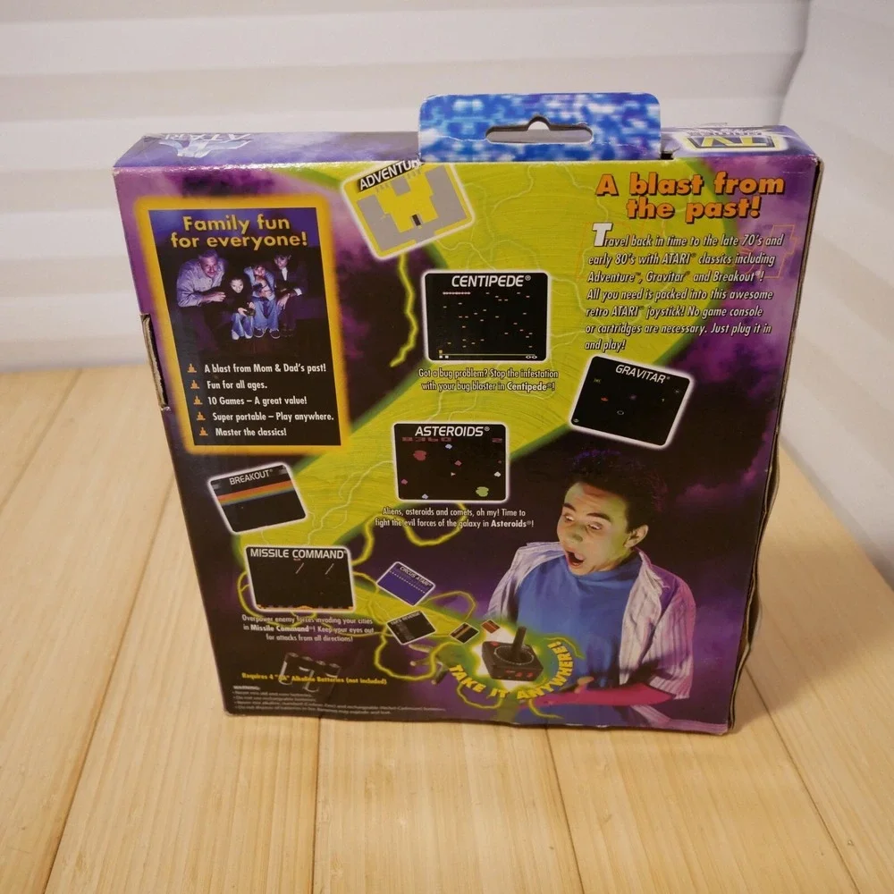 Atari 10-in-1 Plug‎ & Play TV Games (Jakks Pacific TV game systems, 2002) - 02